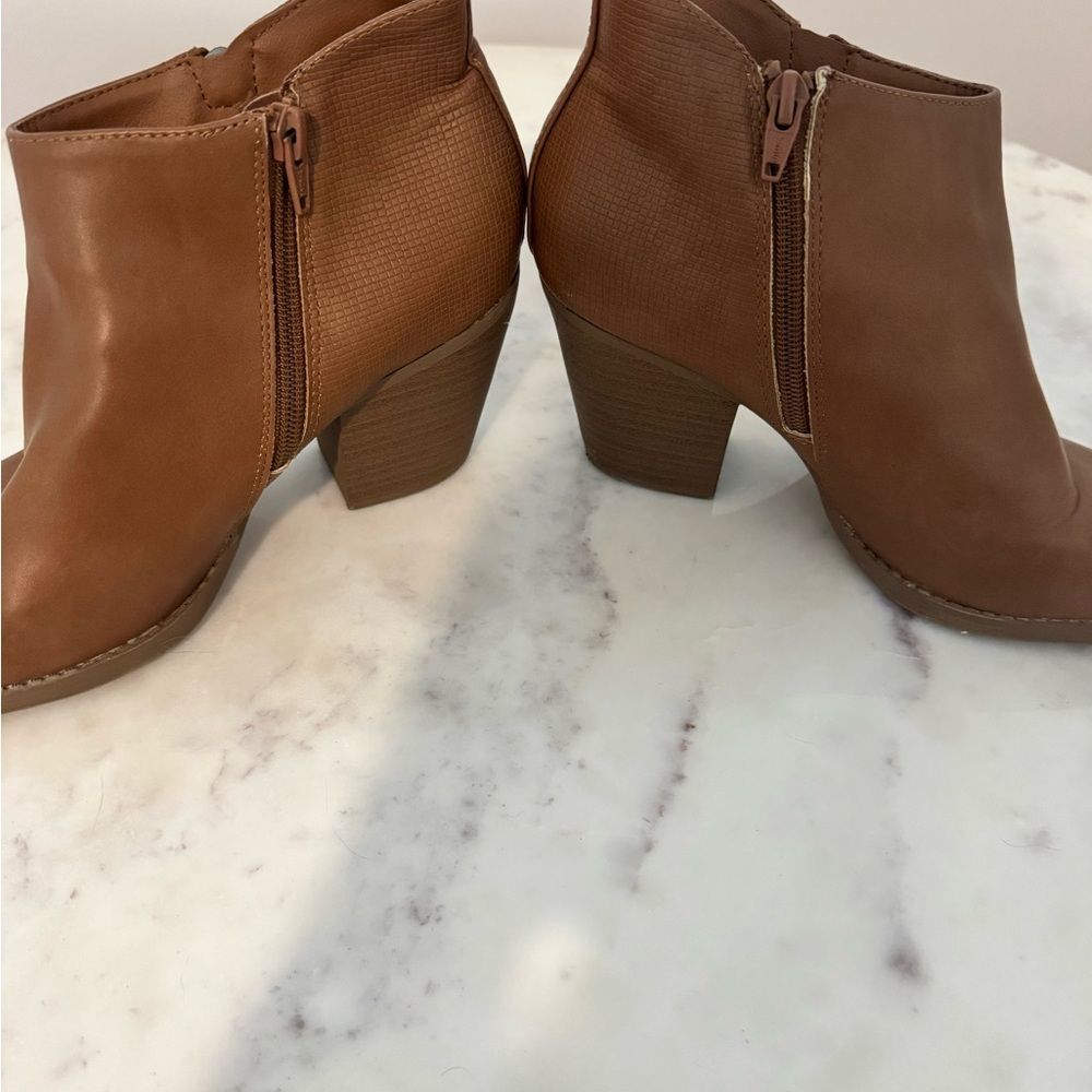 Universal Thread Tan Ankle Booties with Zipper - Picture 3 of 7